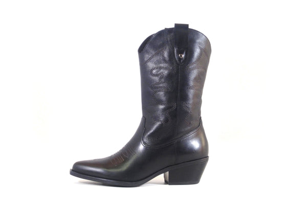 The Dixie Boot in Black