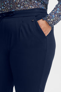 The Luna Curve Pant in Navy