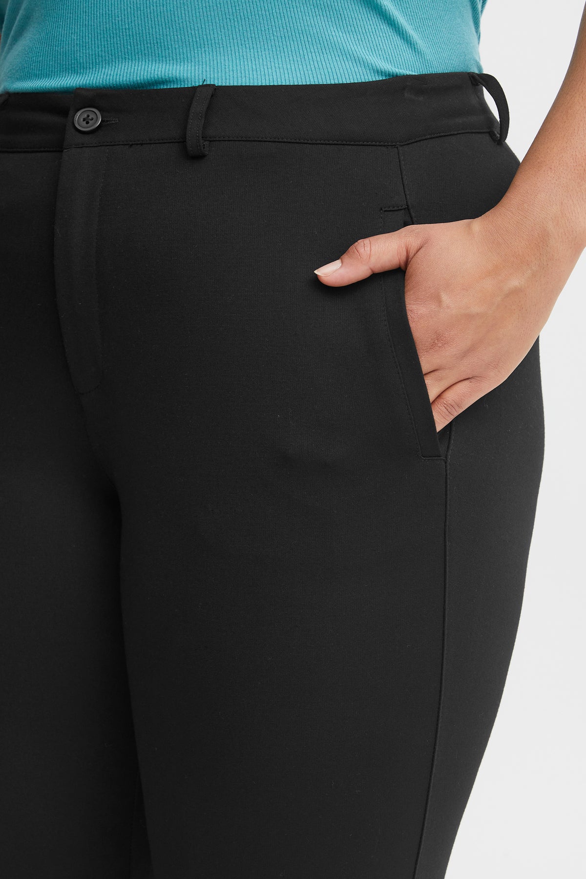 The Naomi Curve Trouser in Black