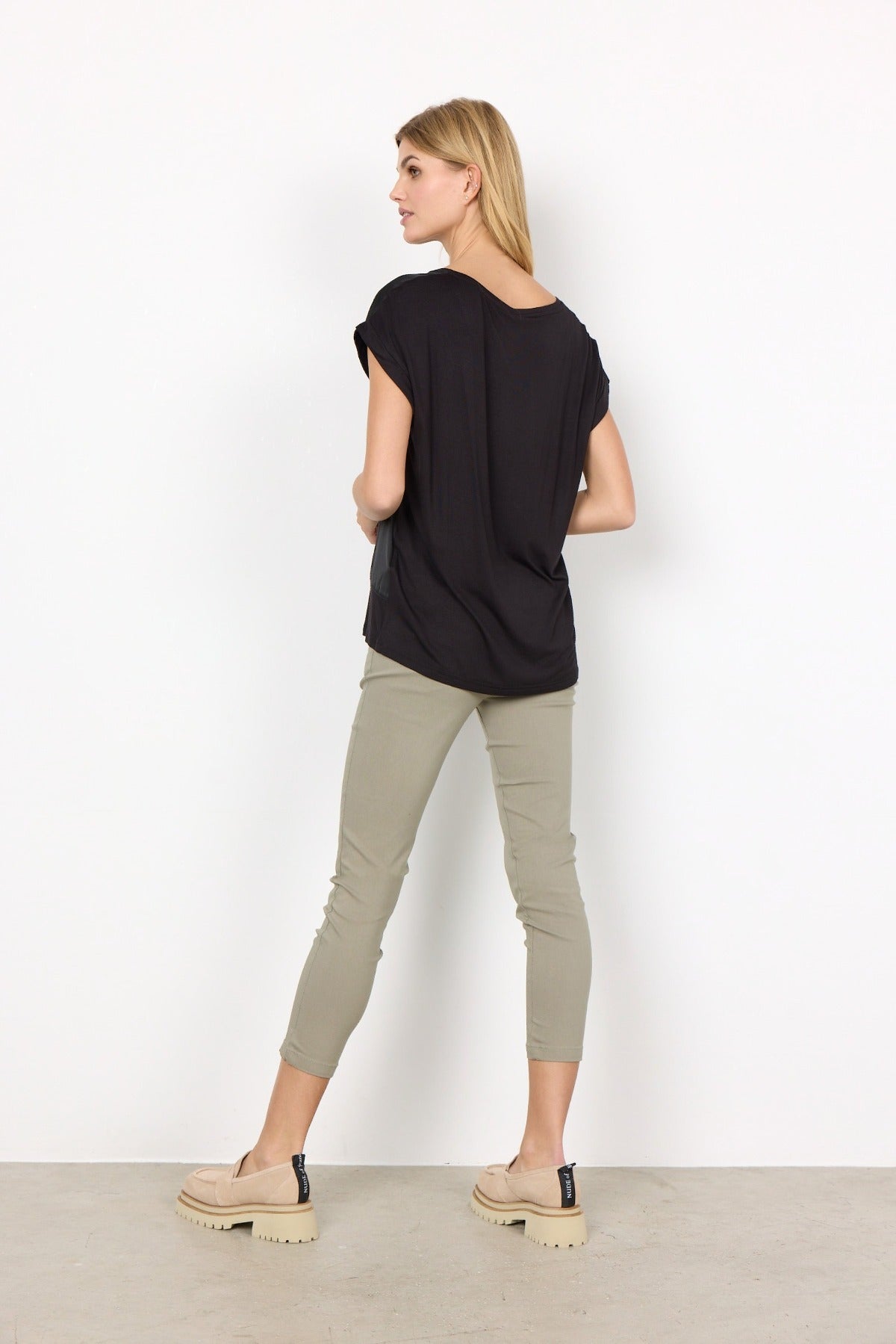 The Thilde Top in Black